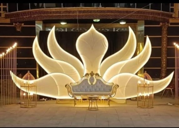 Lotus-shaped Wedding Stage Backdrop